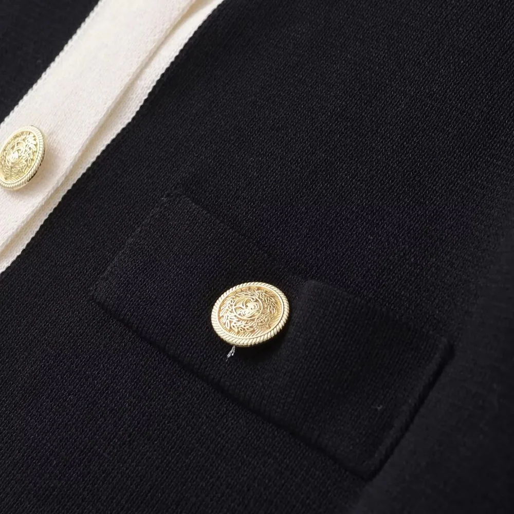 Damen Strick Cardigan mit goldfarbenen Knöpfen und Rundhalsausschnitt